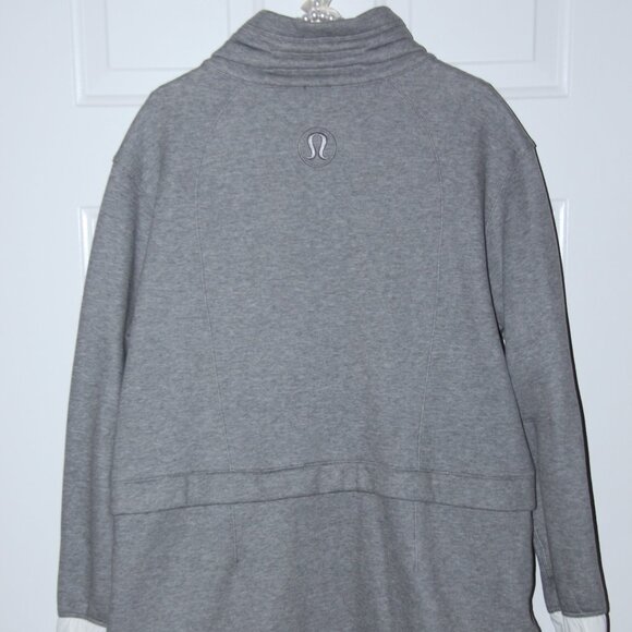 Lululemon Jacket Light As Warmth Heathered Medium Grey Sweatshirt Jacket; Sz 12 - Picture 3 of 3